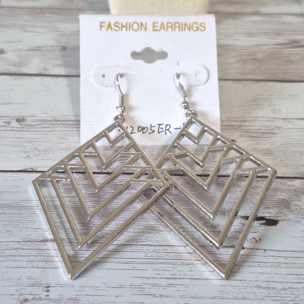 NWT Boho Large Geometric Silver Tone Dangle Earrings